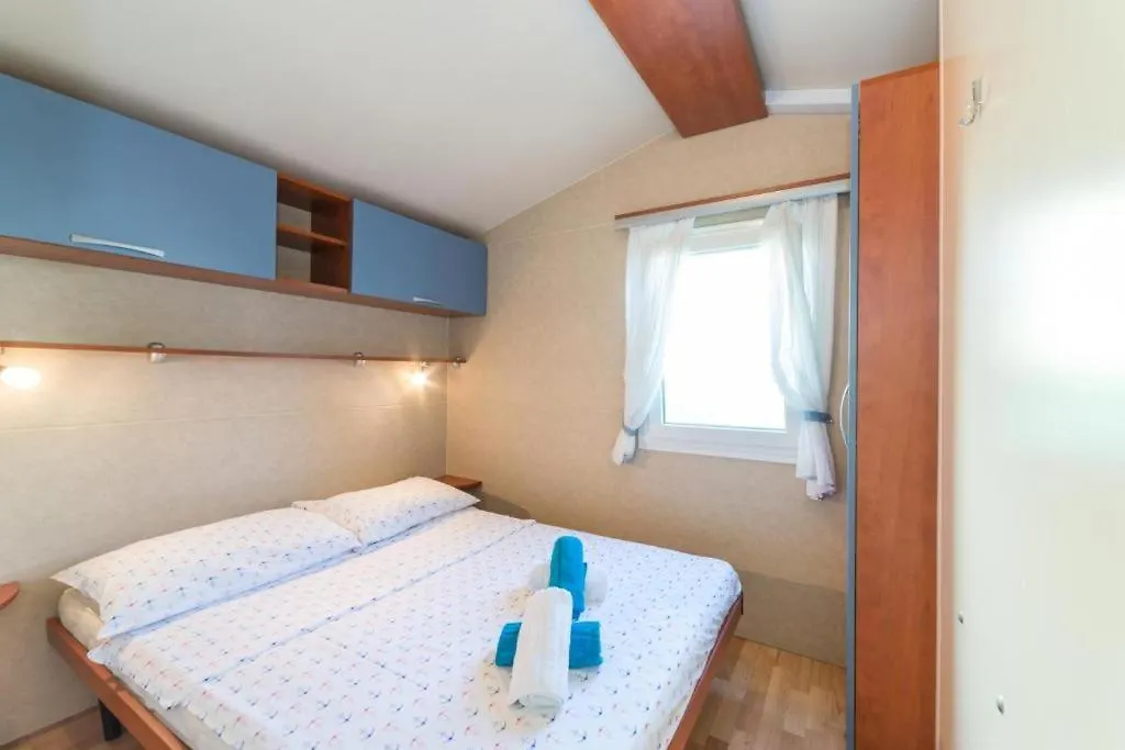 Holiday home Mobile Homes Tina Pakostane II
